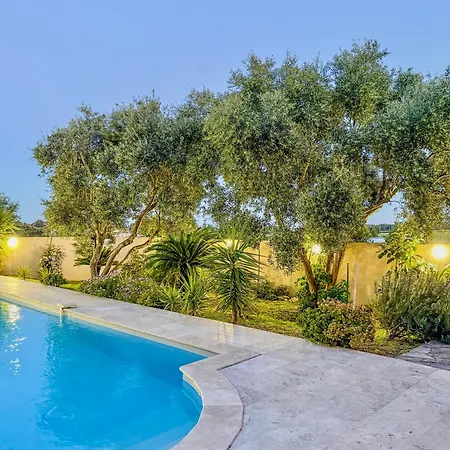 Muriel - Piscine Et Jacuzzi Prives Vescovato